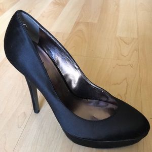 Charles David black heels- satin